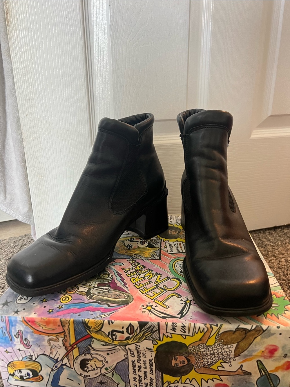 Ecco Black Leather Women's Ankle Boots with Block Heel - Size 9
